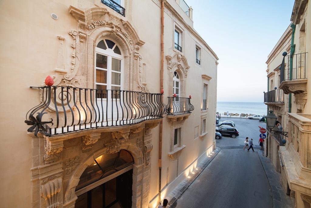 Algila Ortigia Charme Hotel Syrakusa Exteriör bild