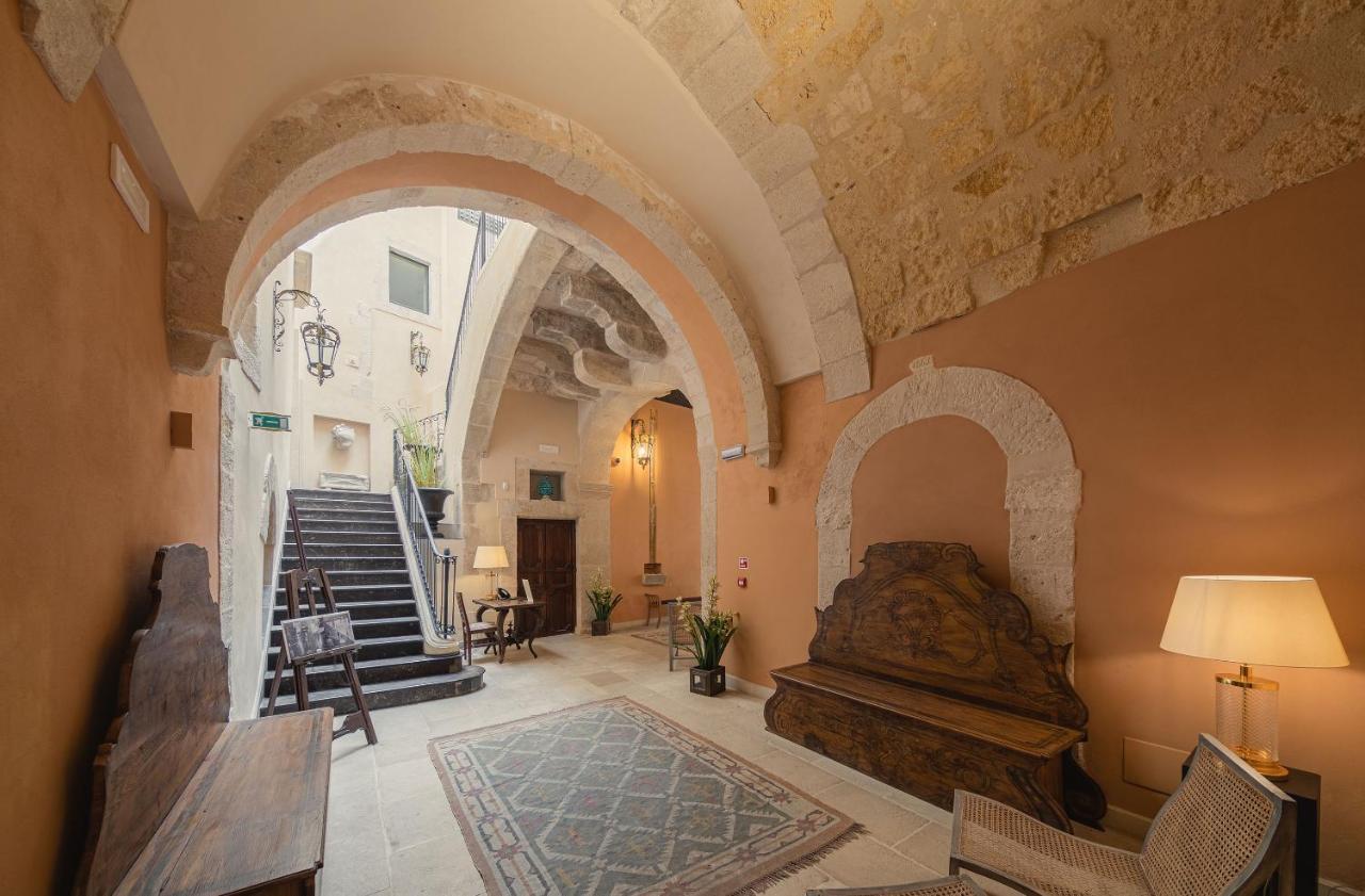 Algila Ortigia Charme Hotel Syrakusa Exteriör bild