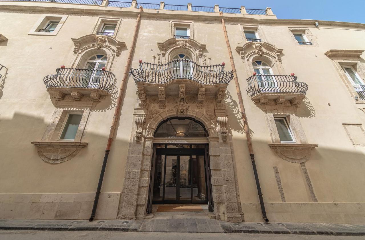 Algila Ortigia Charme Hotel Syrakusa Exteriör bild
