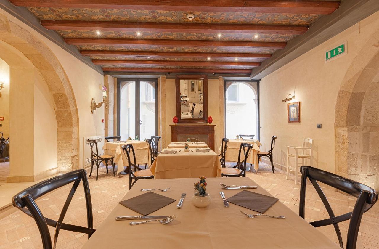 Algila Ortigia Charme Hotel Syrakusa Exteriör bild