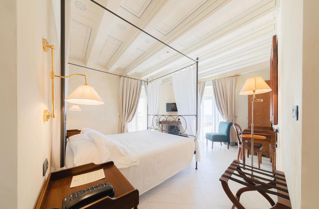 Algila Ortigia Charme Hotel Syrakusa Exteriör bild