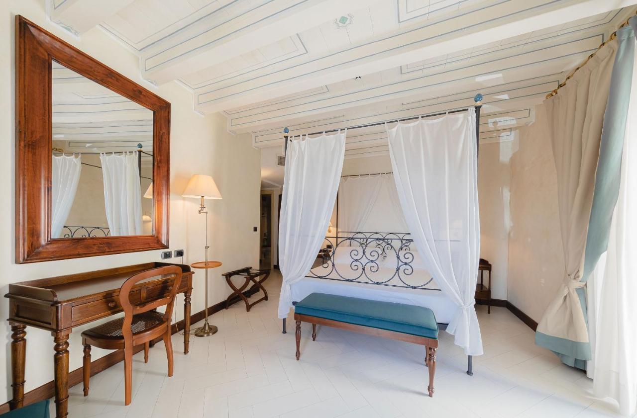 Algila Ortigia Charme Hotel Syrakusa Exteriör bild